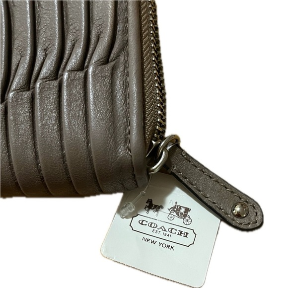 Coach Madison Gathered Leather Accordion Zip Wallet 46481, Mushroom NWT - Picture 3 of 14
